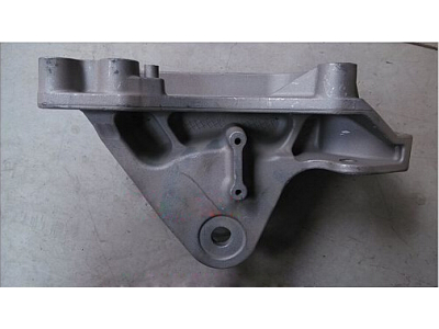 Кронштейн передней подвески кабины левый Н А7 HOWO A7 AZ1664430043 фото 1 Махачкала